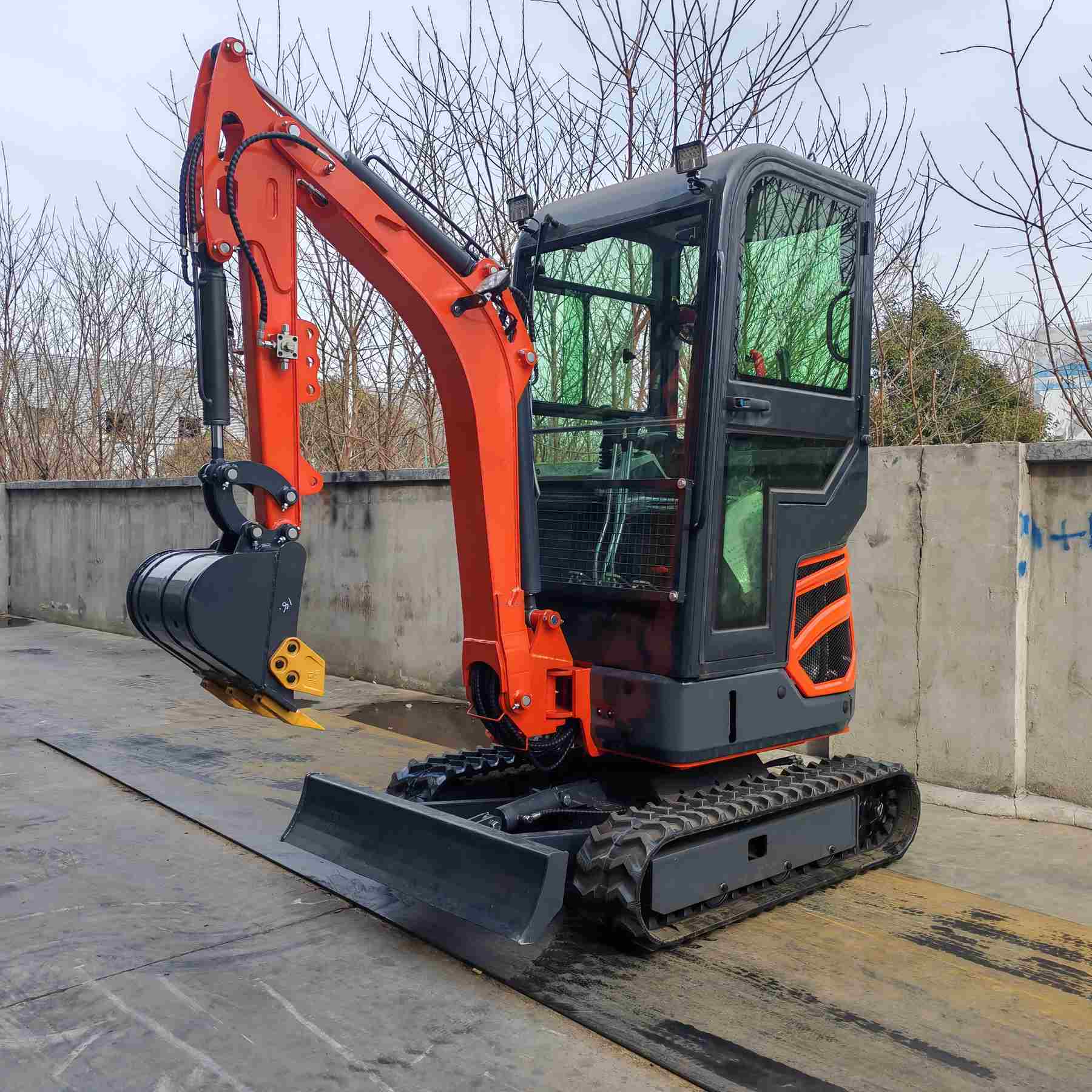 T18 Mini Excavator dimensions and operating range image